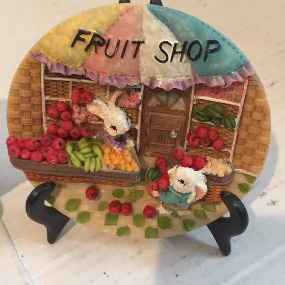 NWOT vintage 1990s mini Easter collectible plates with stands - Picture 3 of 4